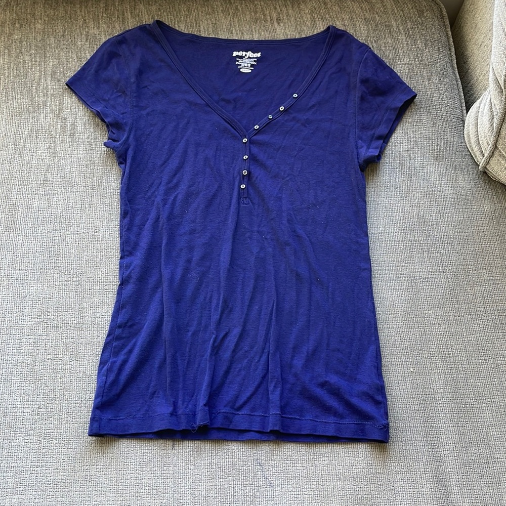 Blue Old Navy v-neck top size medium.